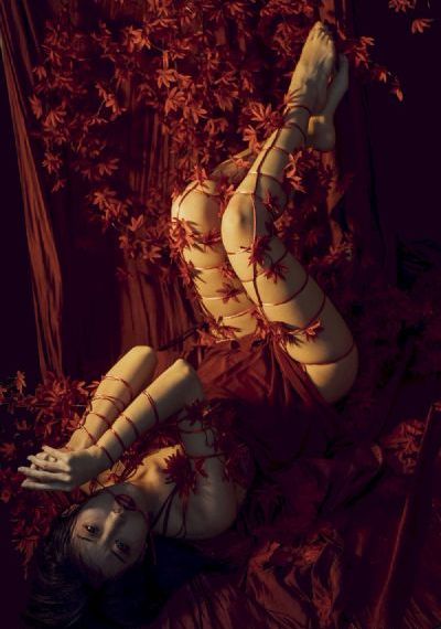 白丝美女被c