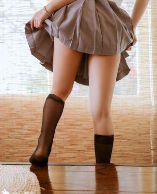 男人激烈吮乳吃奶视频