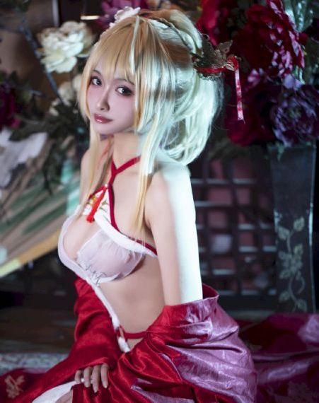 蔡卓妍雏菊